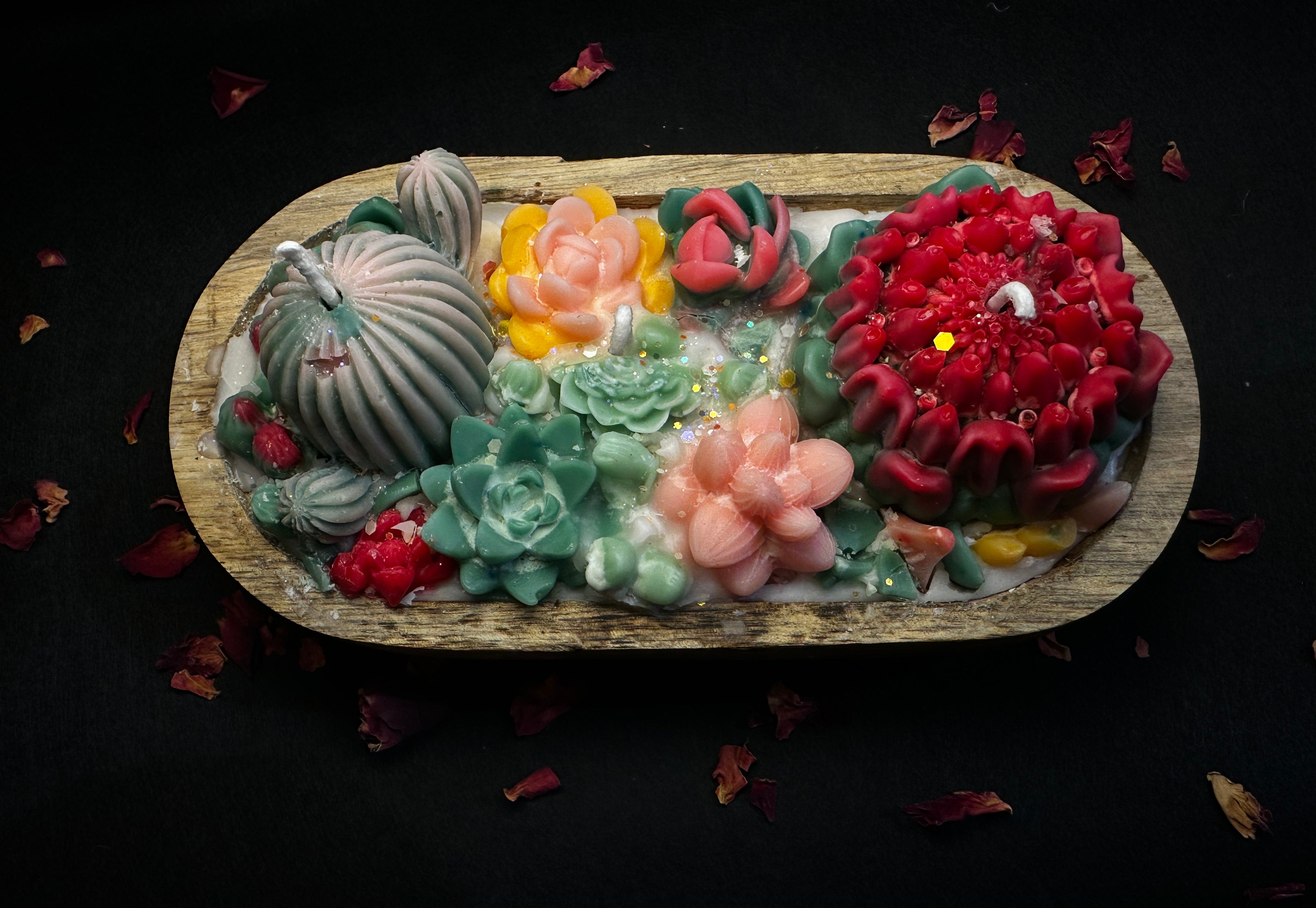 Garden theme candles with wooden jar