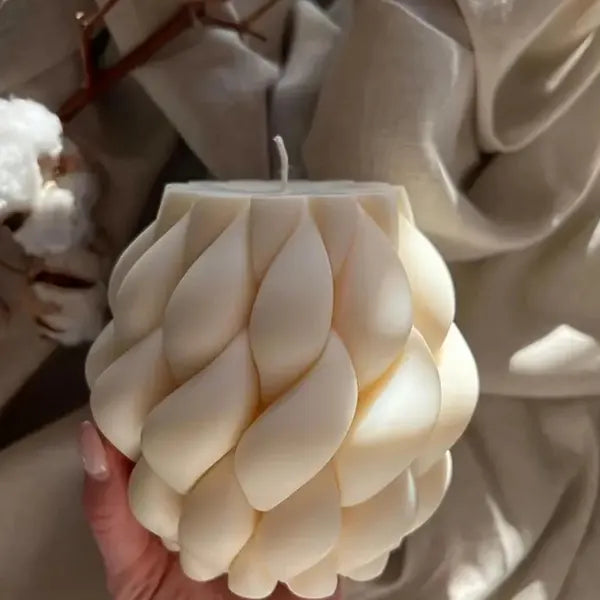 Petal Twist Sculpted Candle